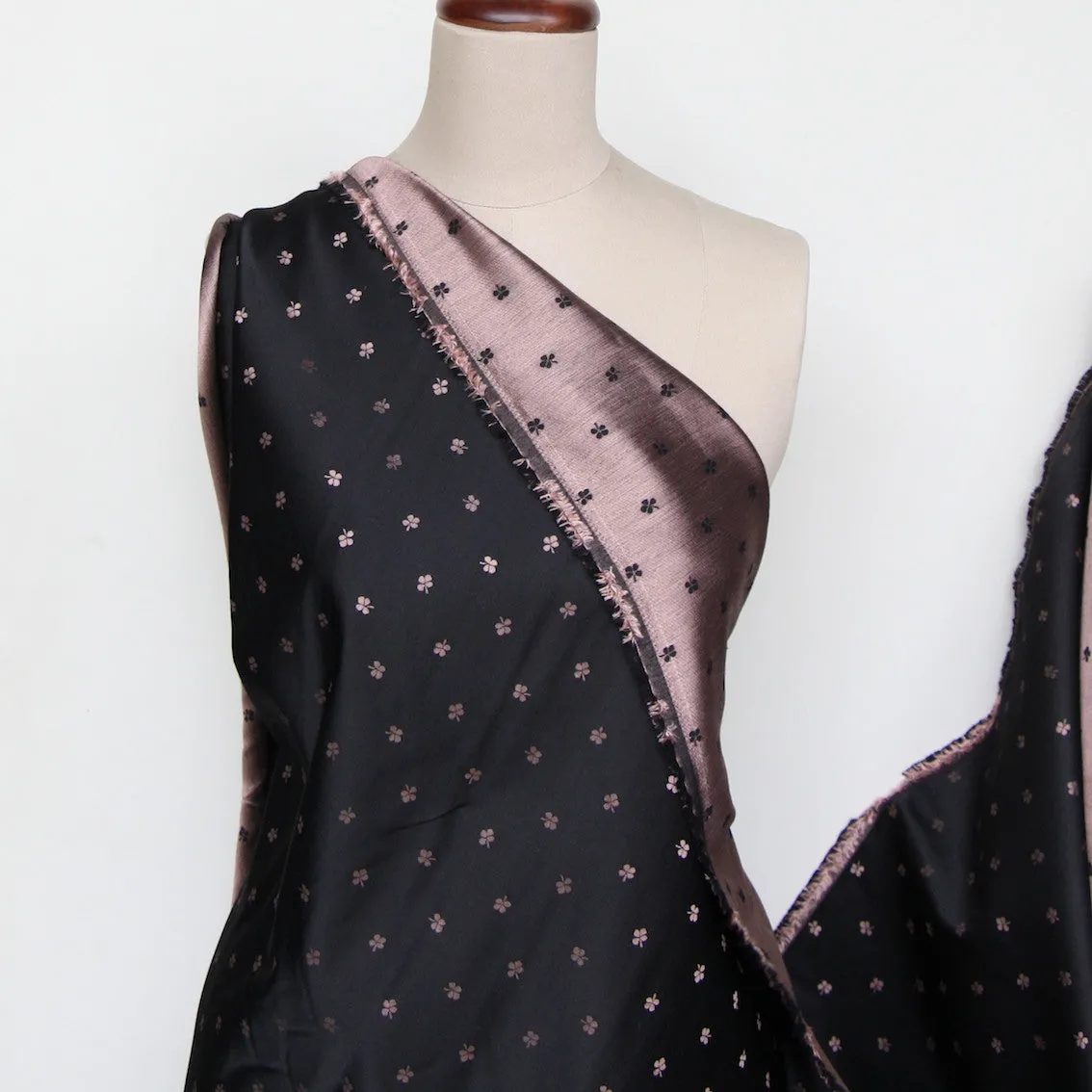 Clover Jacquard Double Sided