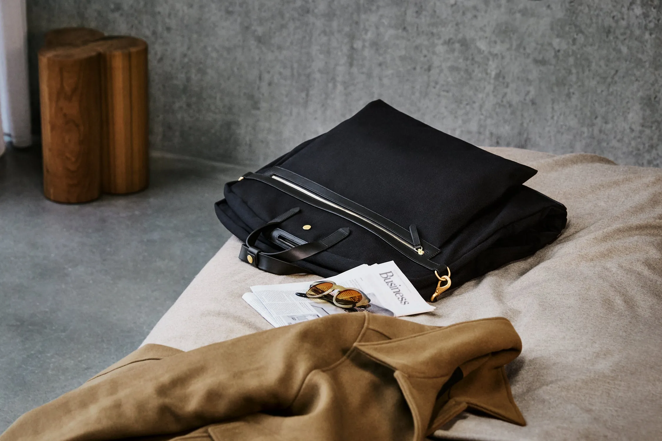 M/S Suit Carrier - Khaki/Black